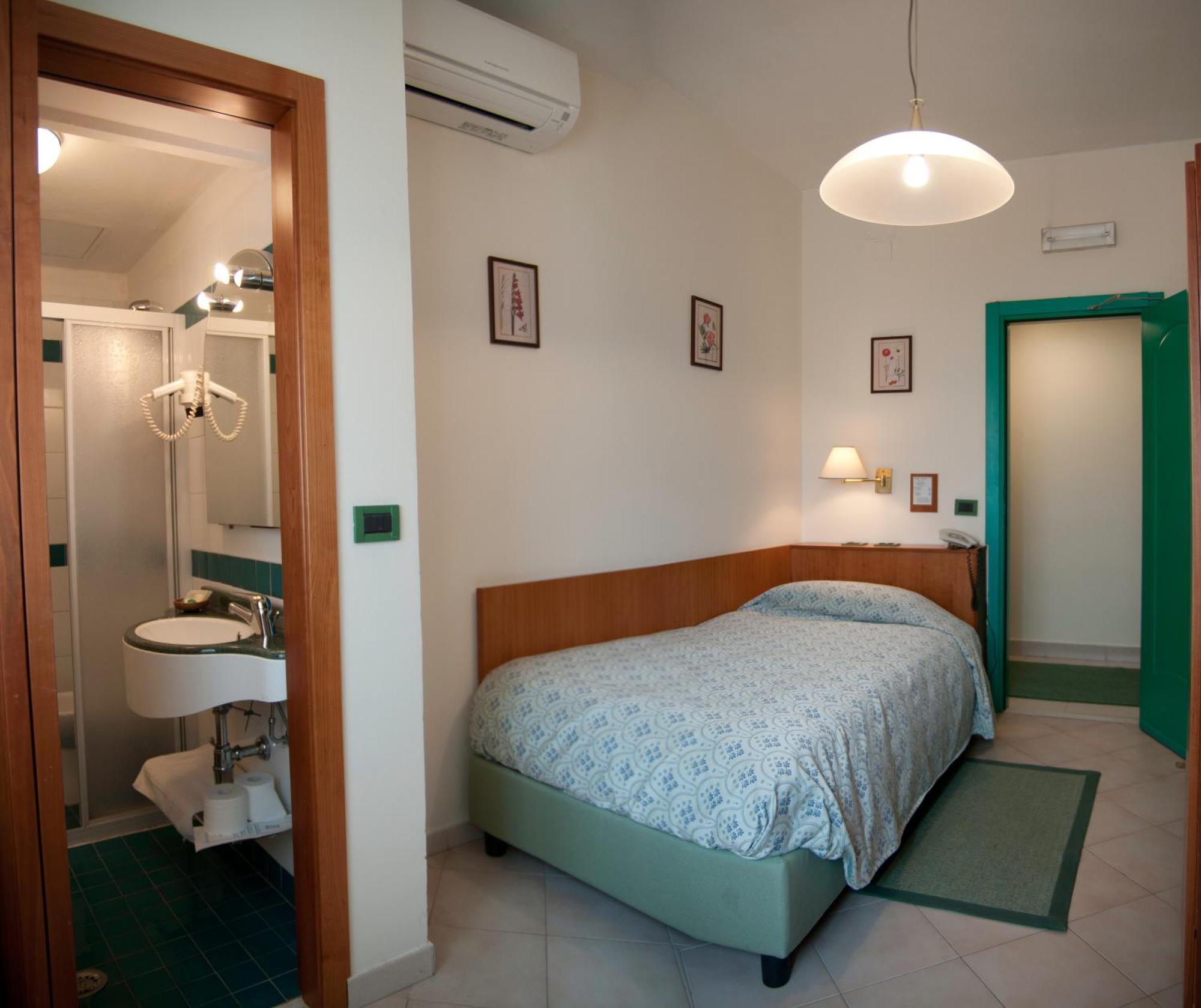 Hotel Boston Livorno Dış mekan fotoğraf